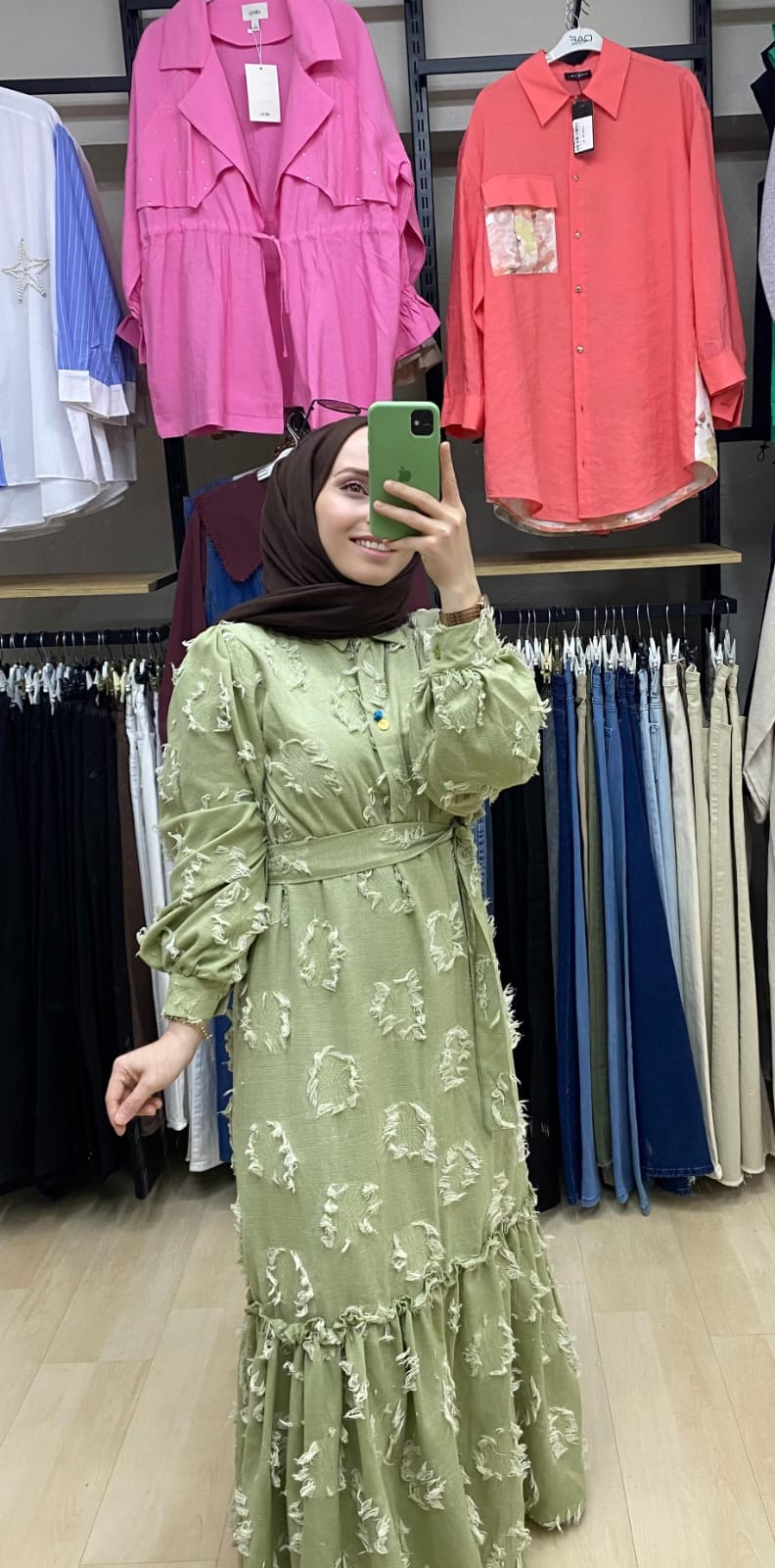 SAÇAK DESENLİ ELBİSE