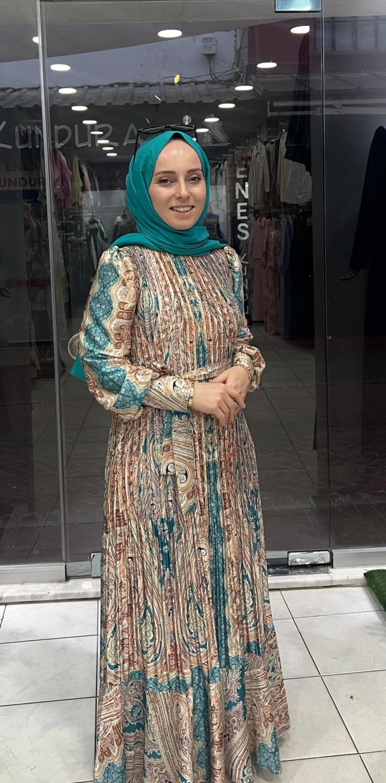 saten desenli elbise